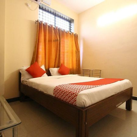 Oyo Flagship 30734 Jeevan Lodge 希莫加 外观 照片