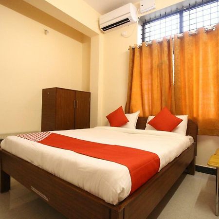 Oyo Flagship 30734 Jeevan Lodge 希莫加 外观 照片