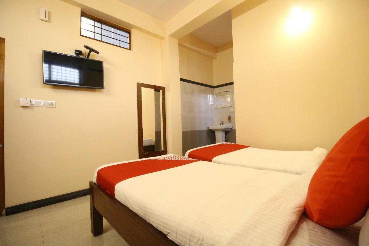 Oyo Flagship 30734 Jeevan Lodge 希莫加 外观 照片