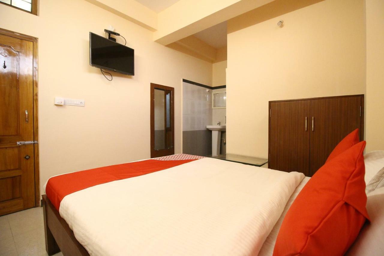 Oyo Flagship 30734 Jeevan Lodge 希莫加 外观 照片