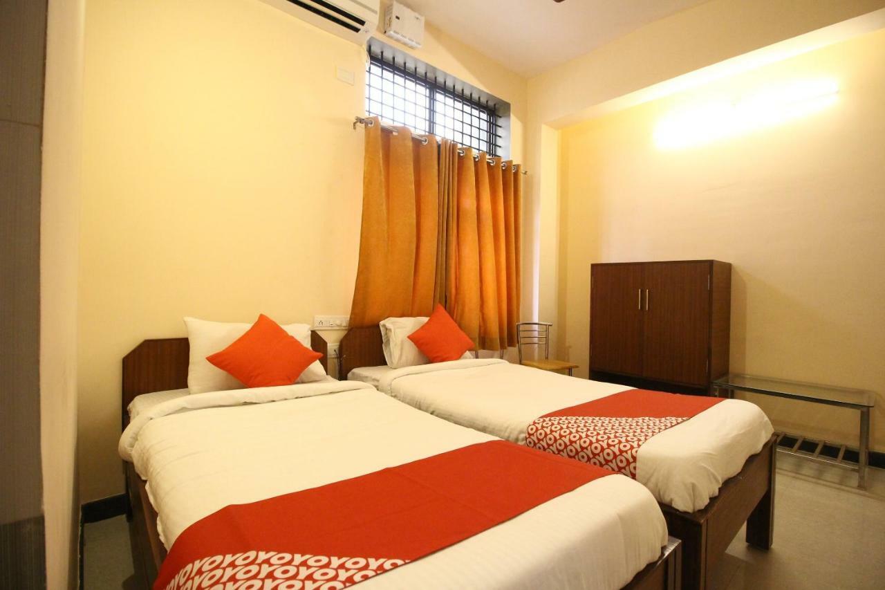 Oyo Flagship 30734 Jeevan Lodge 希莫加 外观 照片