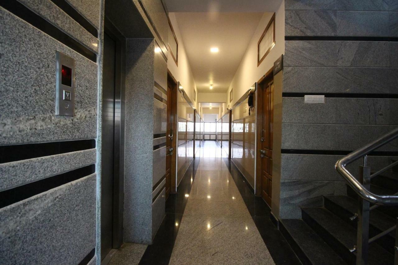 Oyo Flagship 30734 Jeevan Lodge 希莫加 外观 照片