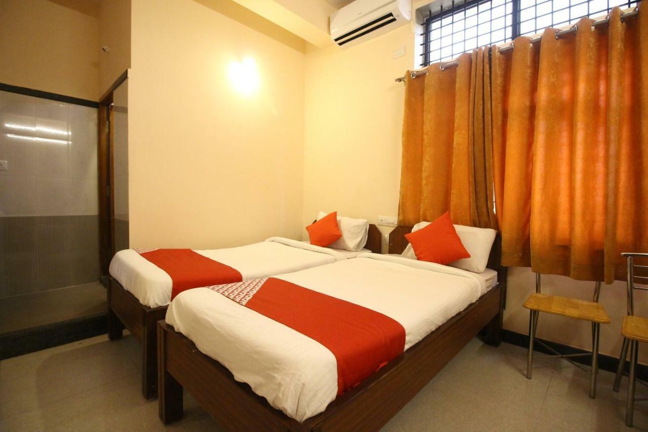 Oyo Flagship 30734 Jeevan Lodge 希莫加 外观 照片