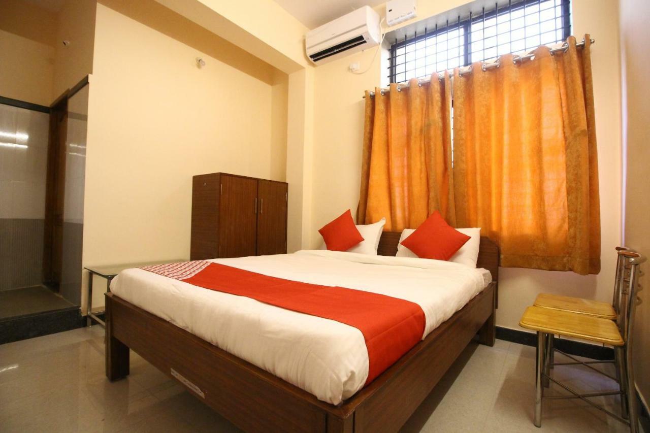 Oyo Flagship 30734 Jeevan Lodge 希莫加 外观 照片